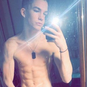 Meet your Posher, Ethan